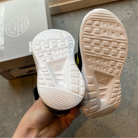 Baby Adidas shoes - Picture 3 of 6